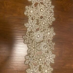 Elegant Gold Snowflake Table Runner